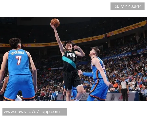 杨瀚森在比赛中表现出色罗威伤愈前他将迎来更多出场机会